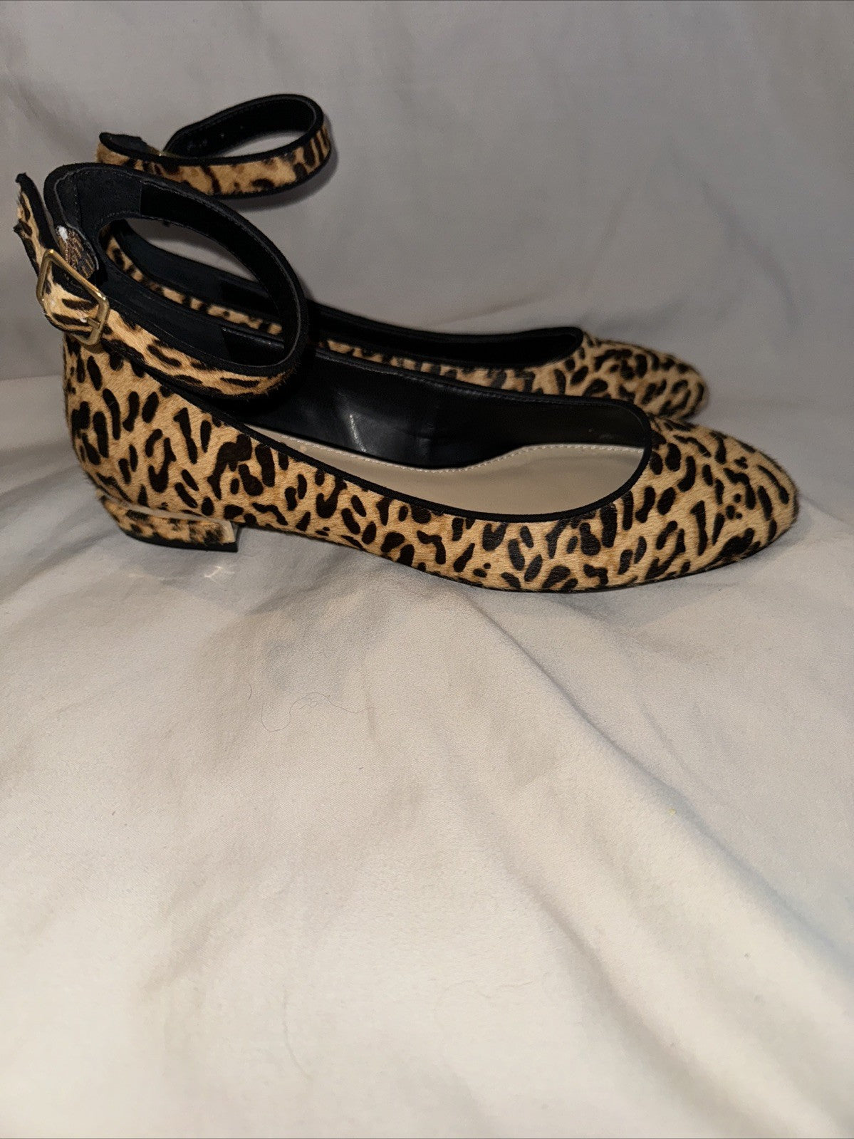 Vince Camino Flats Women’s Size 6 - GENTLY USED! 