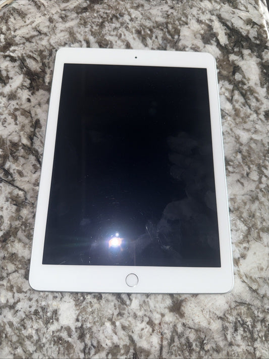 Apple iPad 6th generation - Used