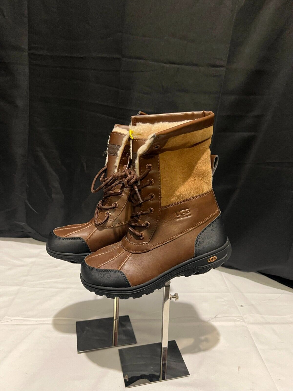 Ugg Boots Youth 3- Gently Used - FREE SHIPPING!