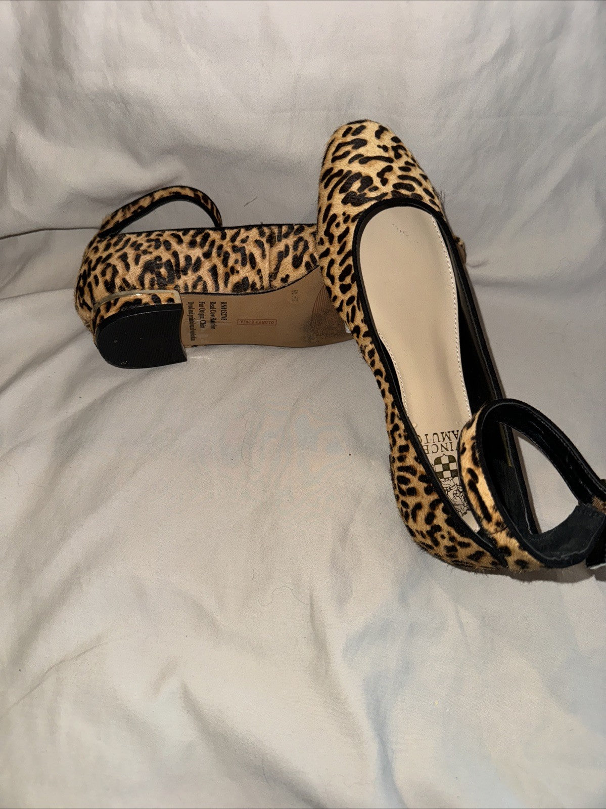 Vince Camino Flats Women’s Size 6 - GENTLY USED! 
