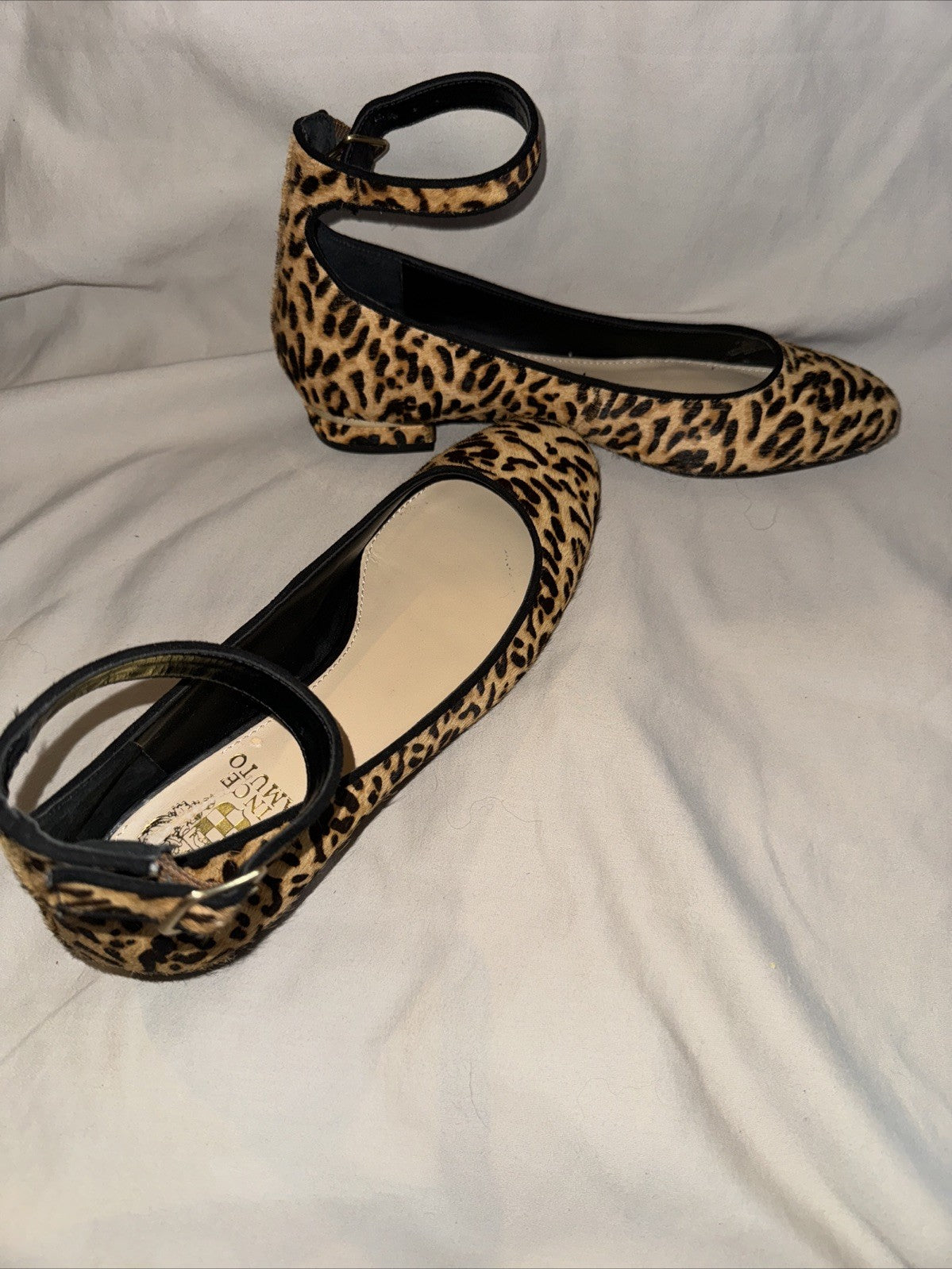 Vince Camino Flats Women’s Size 6 - GENTLY USED! 