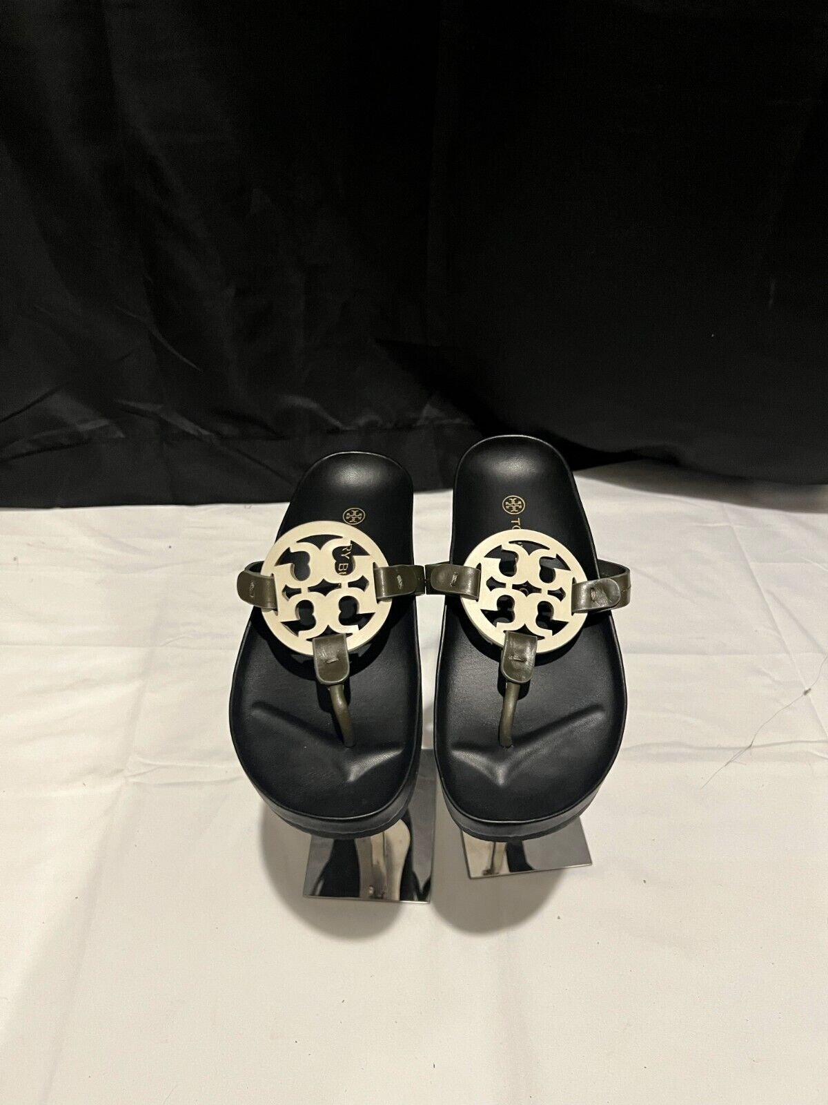 Tory Burch Sandals Size 5.5- Very Gently Used - FREE SHIPPING