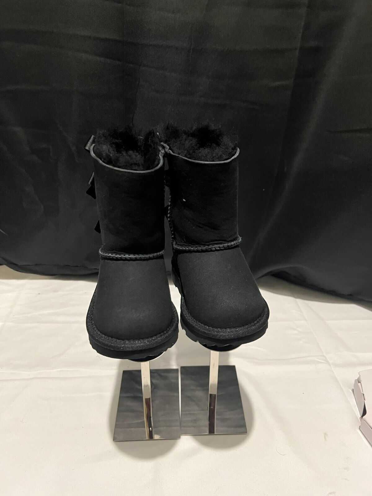 Ugg Boots Children's 6 - NEW IN BOX - FREE SHIPPING