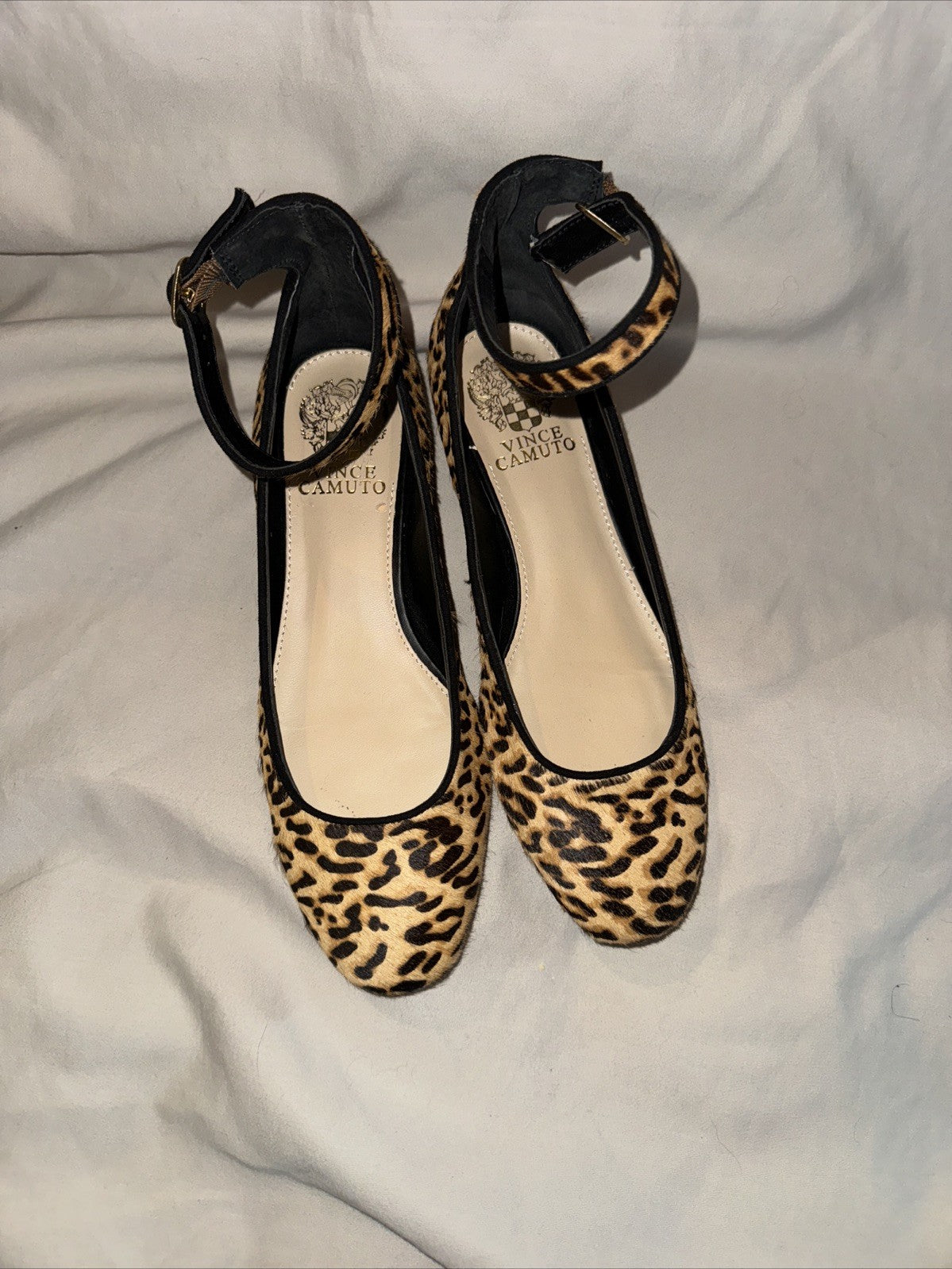 Vince Camino Flats Women’s Size 6 - GENTLY USED! 