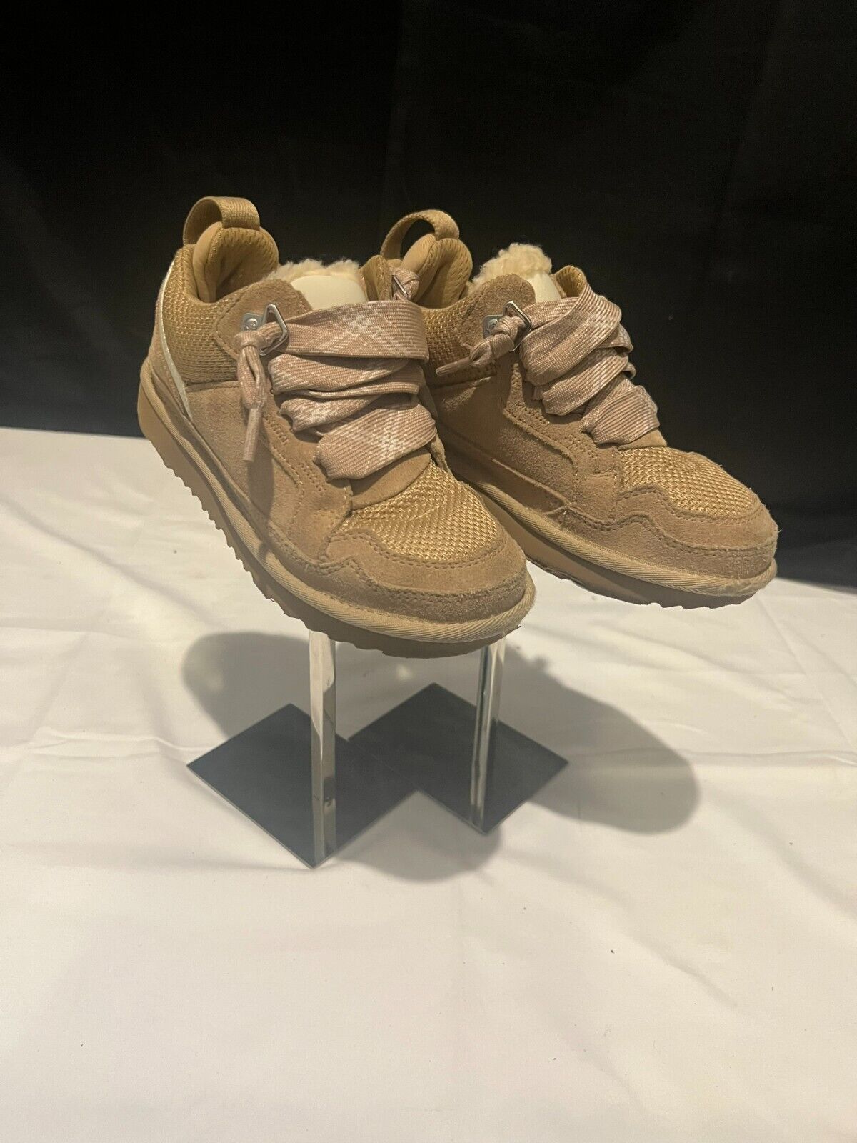 Ugg Boots - VERY GENTLY USED - FREE SHIPPING!