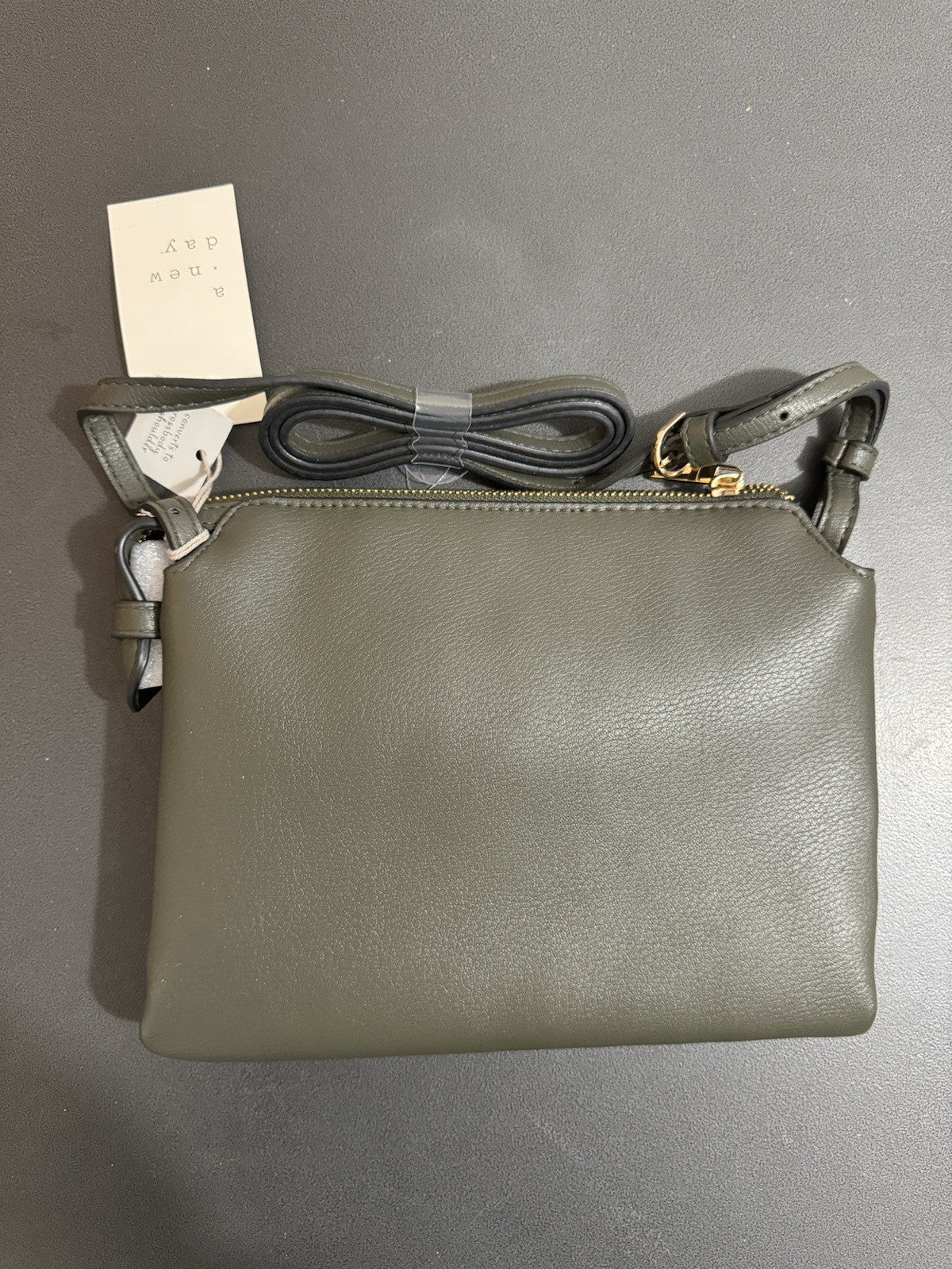 A New Day Women's Small Green Crossbody Bag Purse Vegan Magnetic Closure - NWT